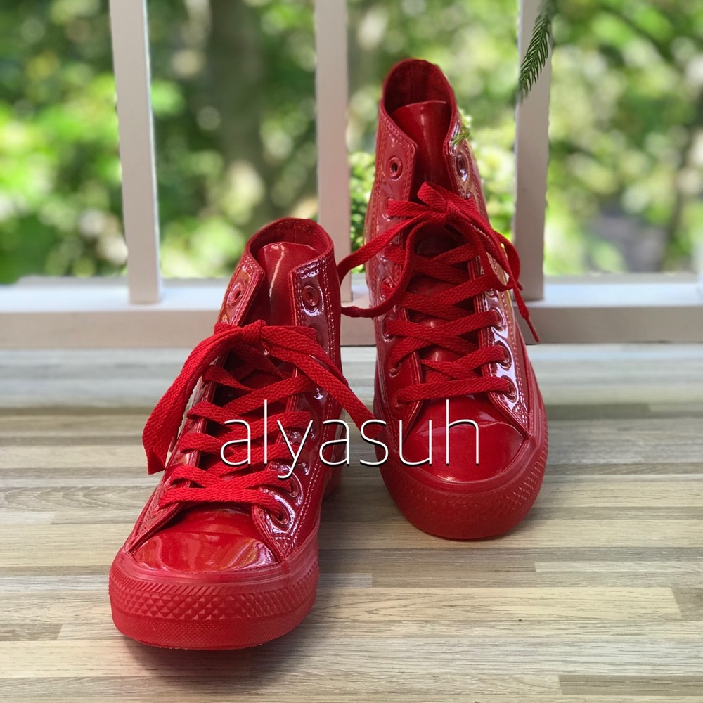NWT Converse Ctas HI Casino Red WMNS AUTHENTIC - Picture 4 of 7